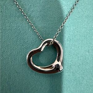Tiffany & Co 💯% Auth Elsa Peretti Md Open Heart Necklace w/Pouch ✨EUC✨